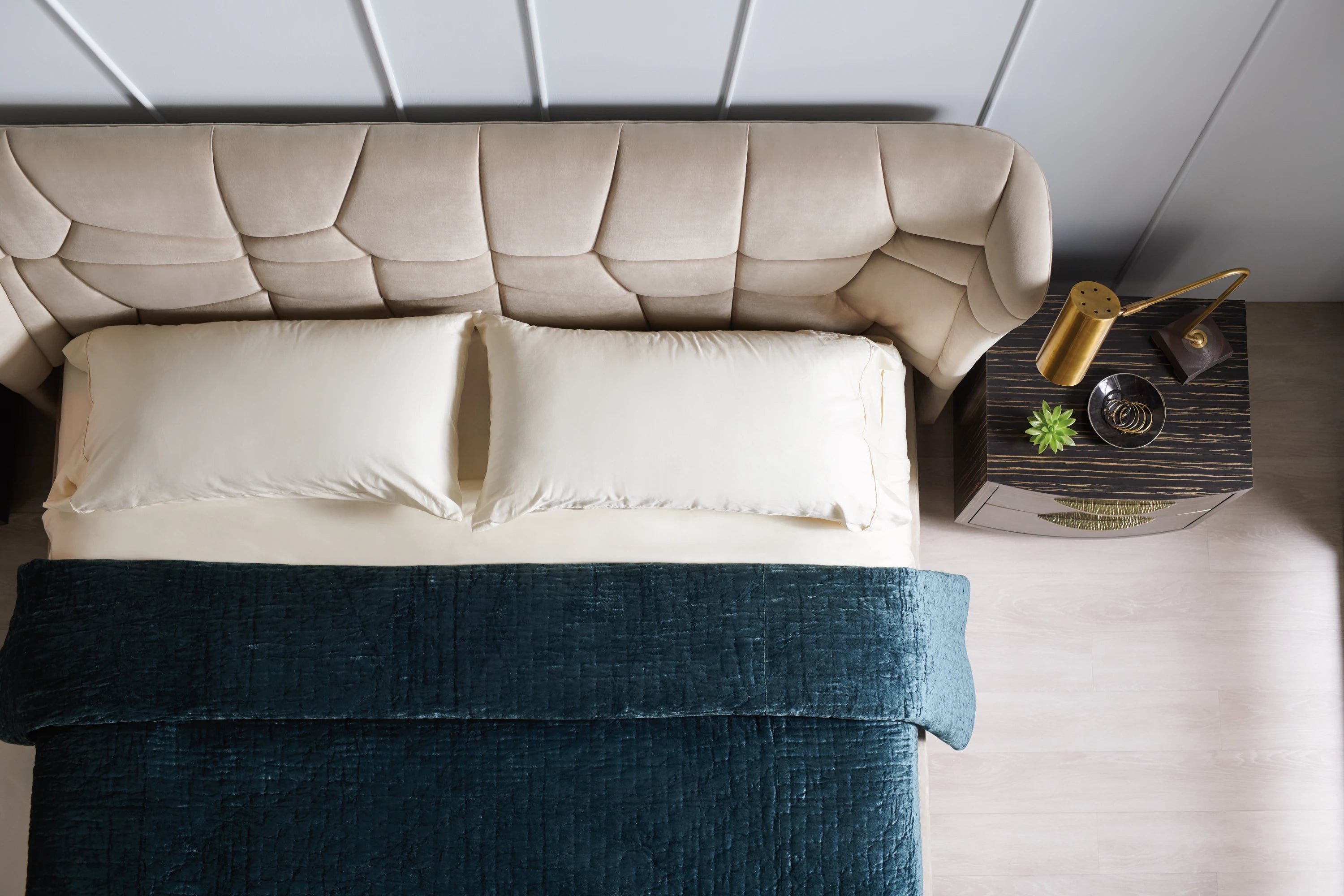 Vector Uph Bed - King - detail 2.0