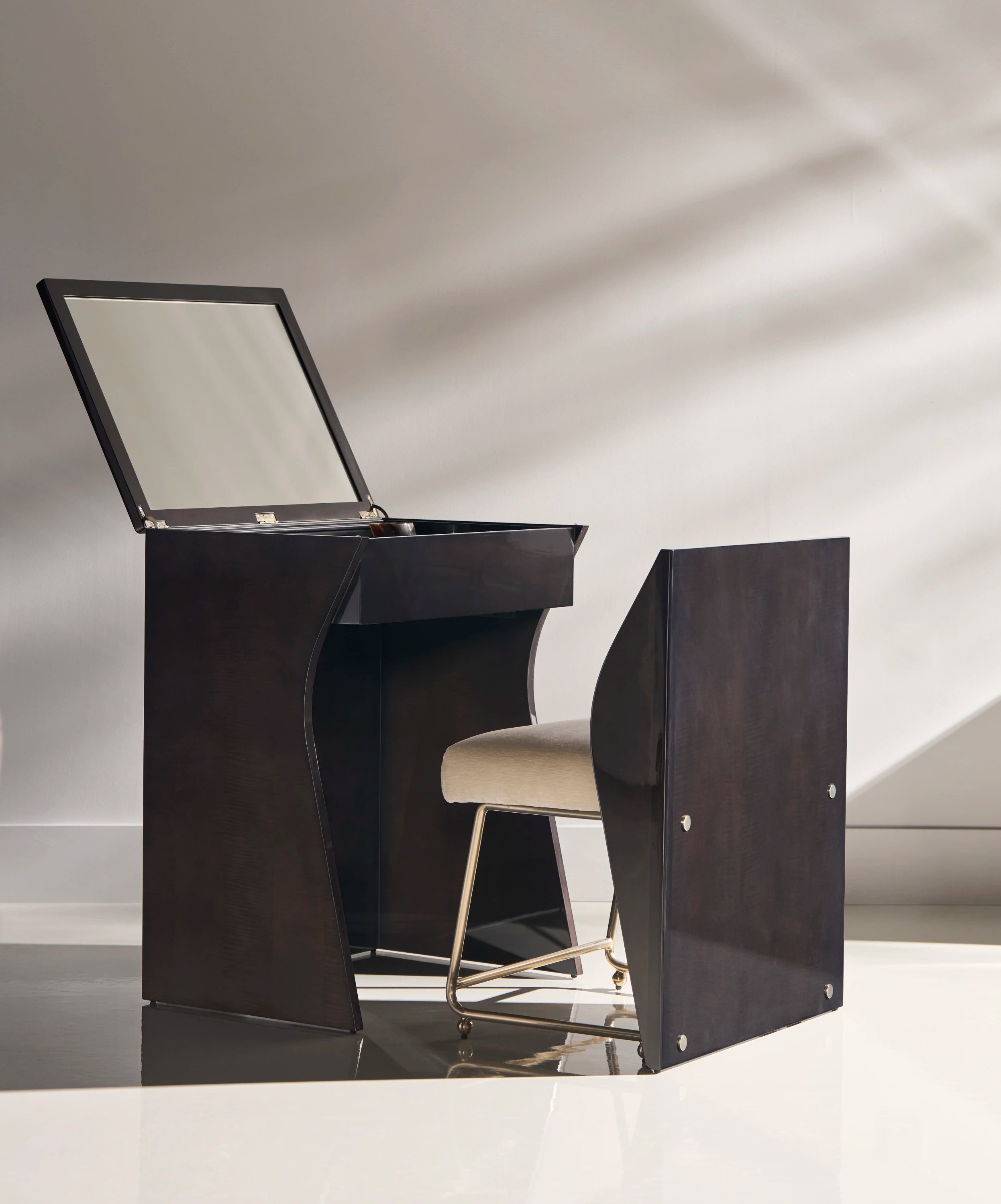 KISMET VANITY - detail 4.0