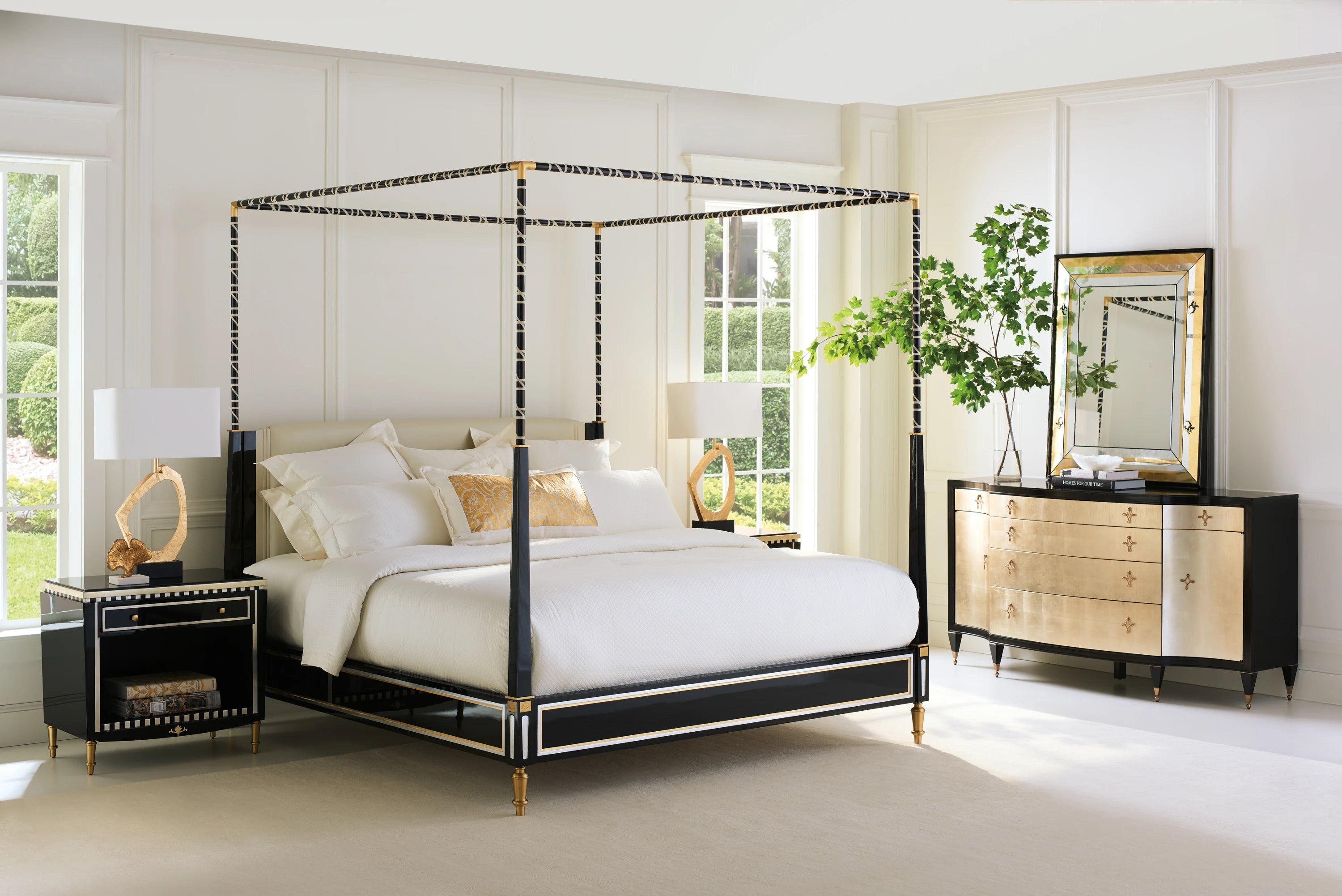 The Couturier Canopy Bed Kg in room - angle 1