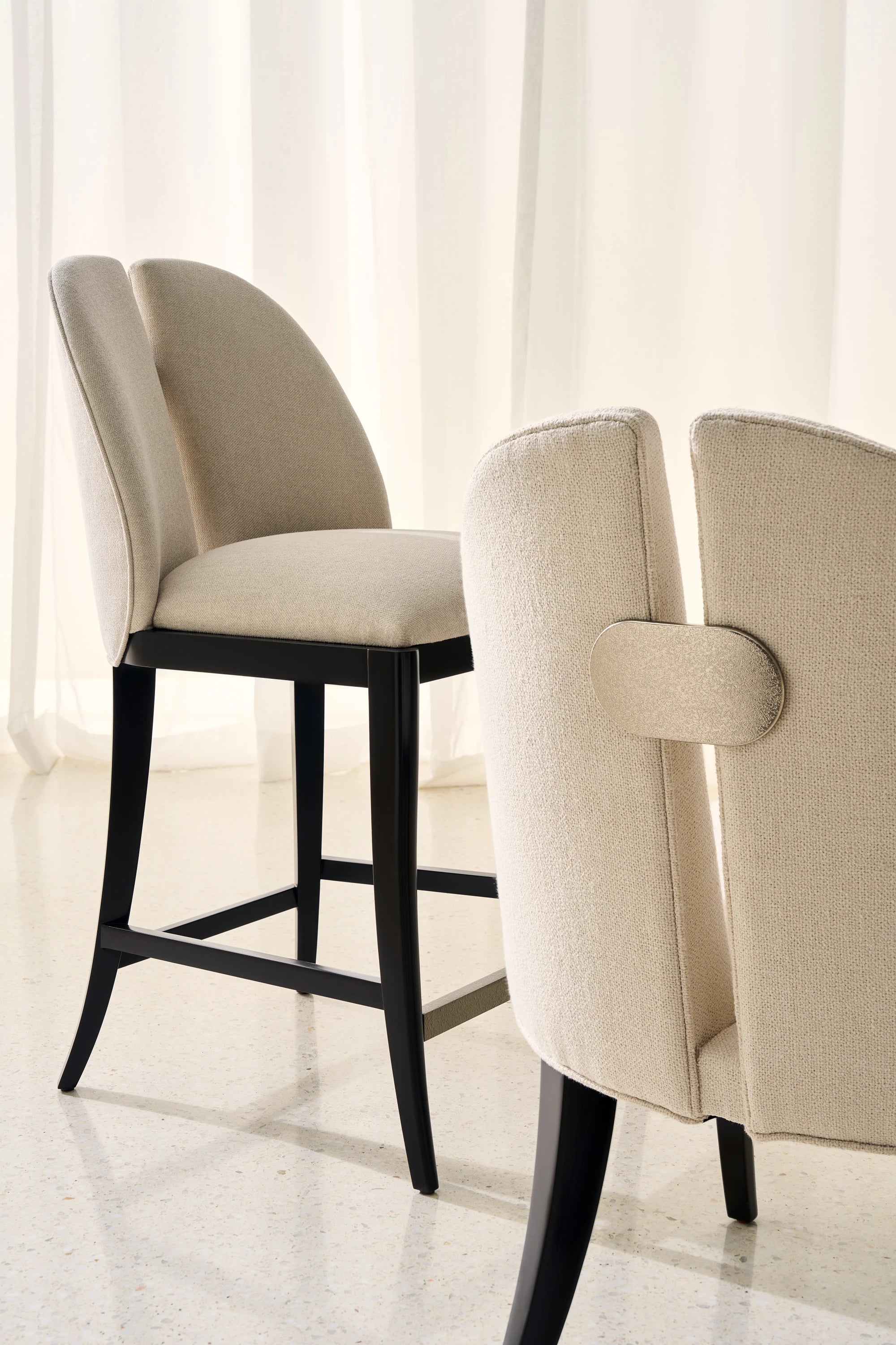 Cameo Counterstool - detail 2.0