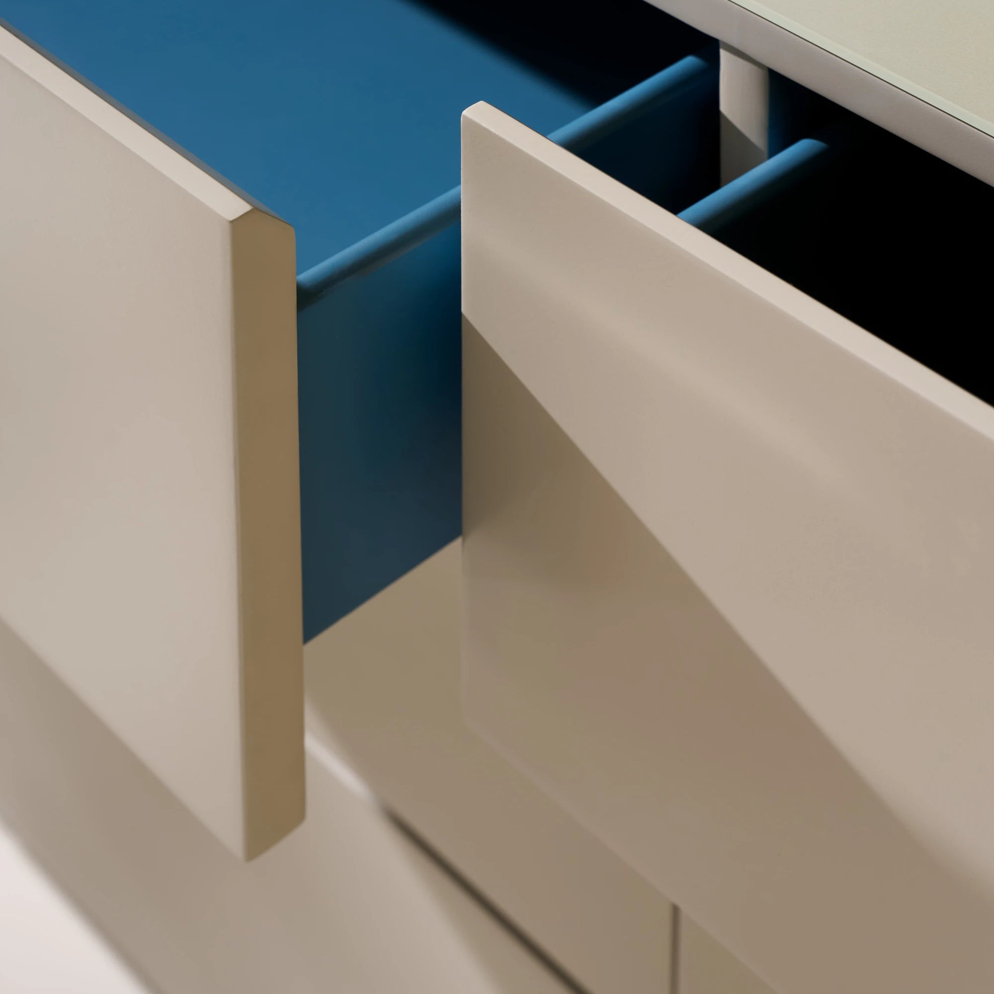 Atom 60" Dresser - Latte - detail 2.0