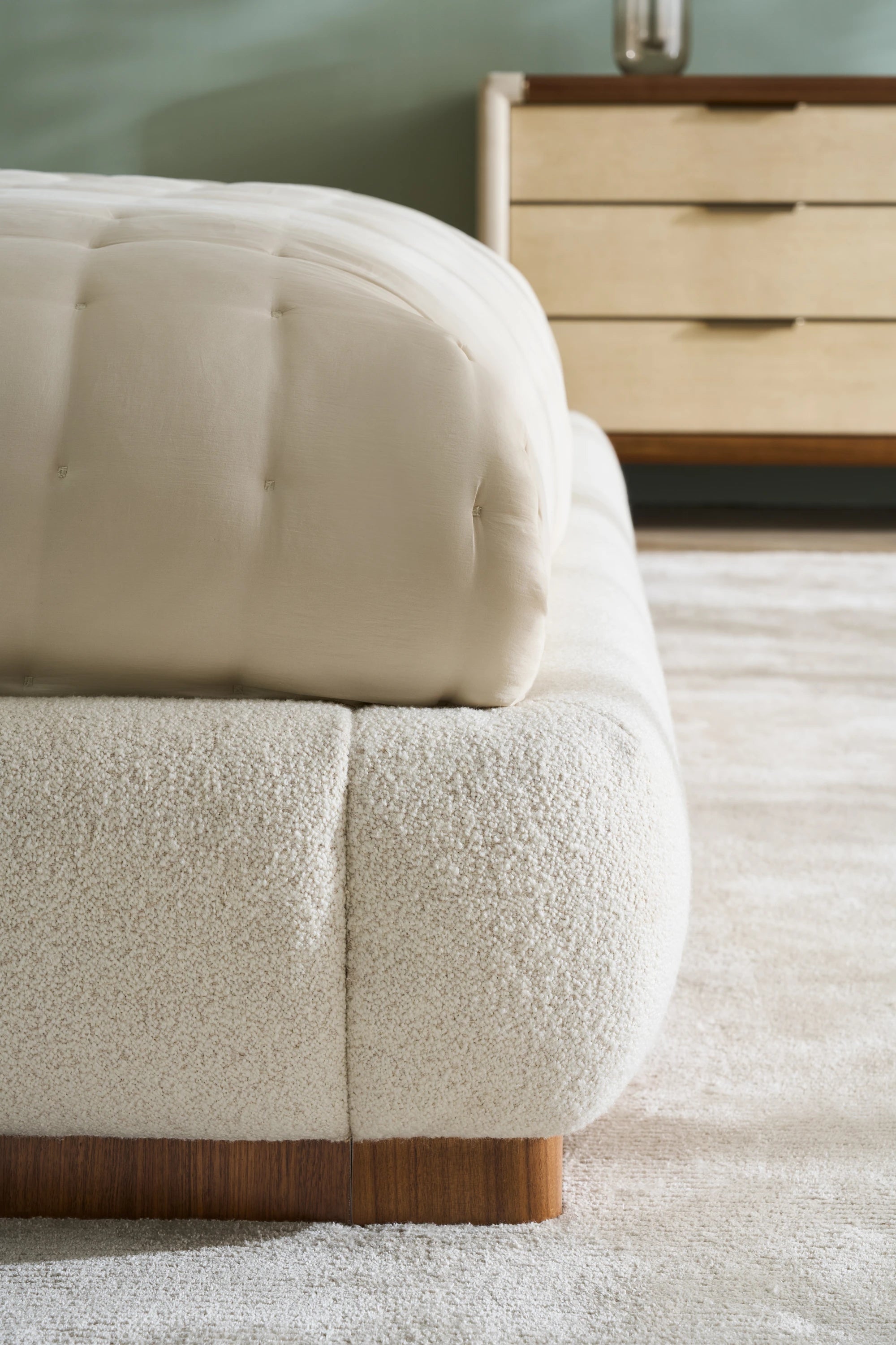 Botero King Bed - detail 2.0