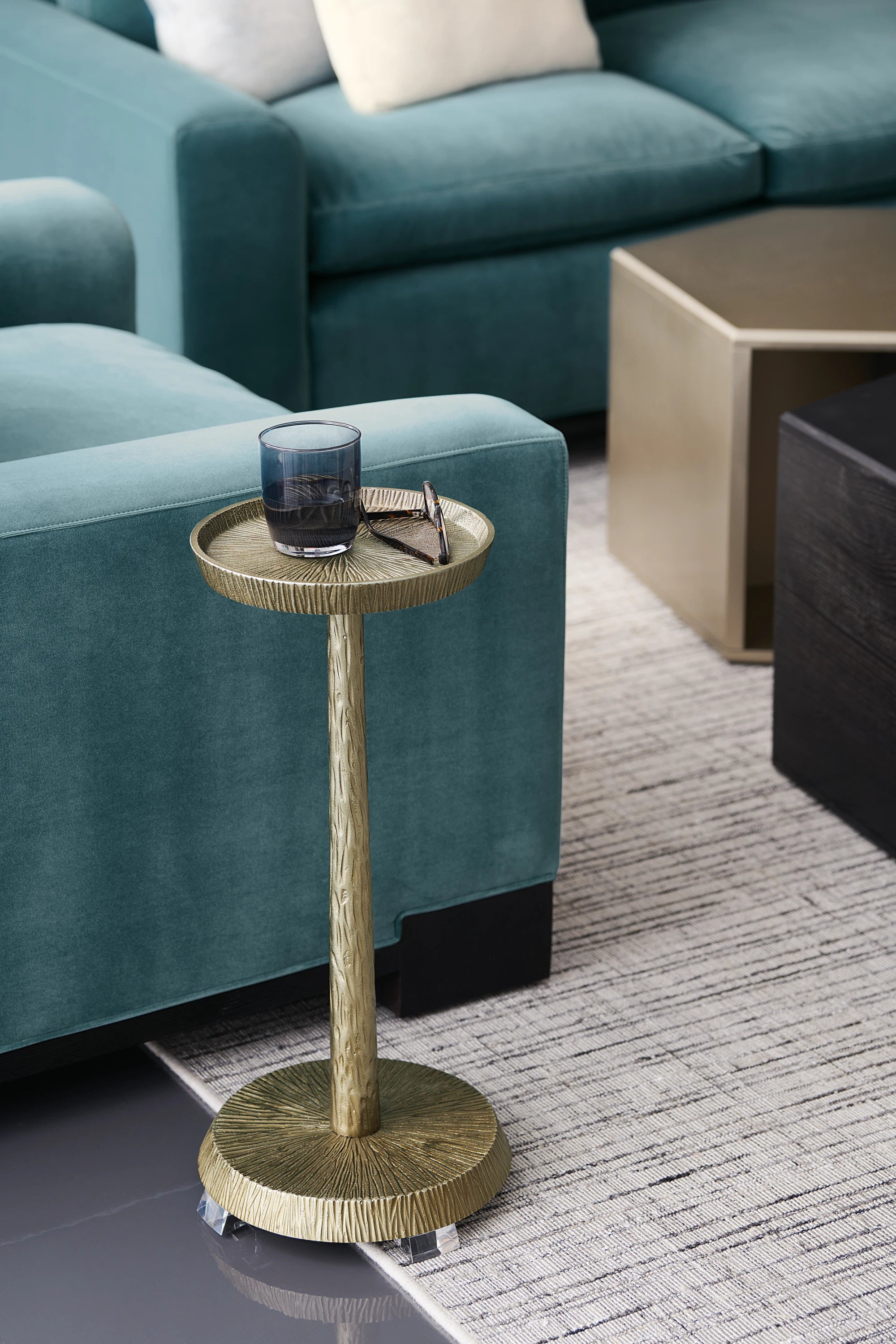 Remix Metal Spot Table - detail 2.0