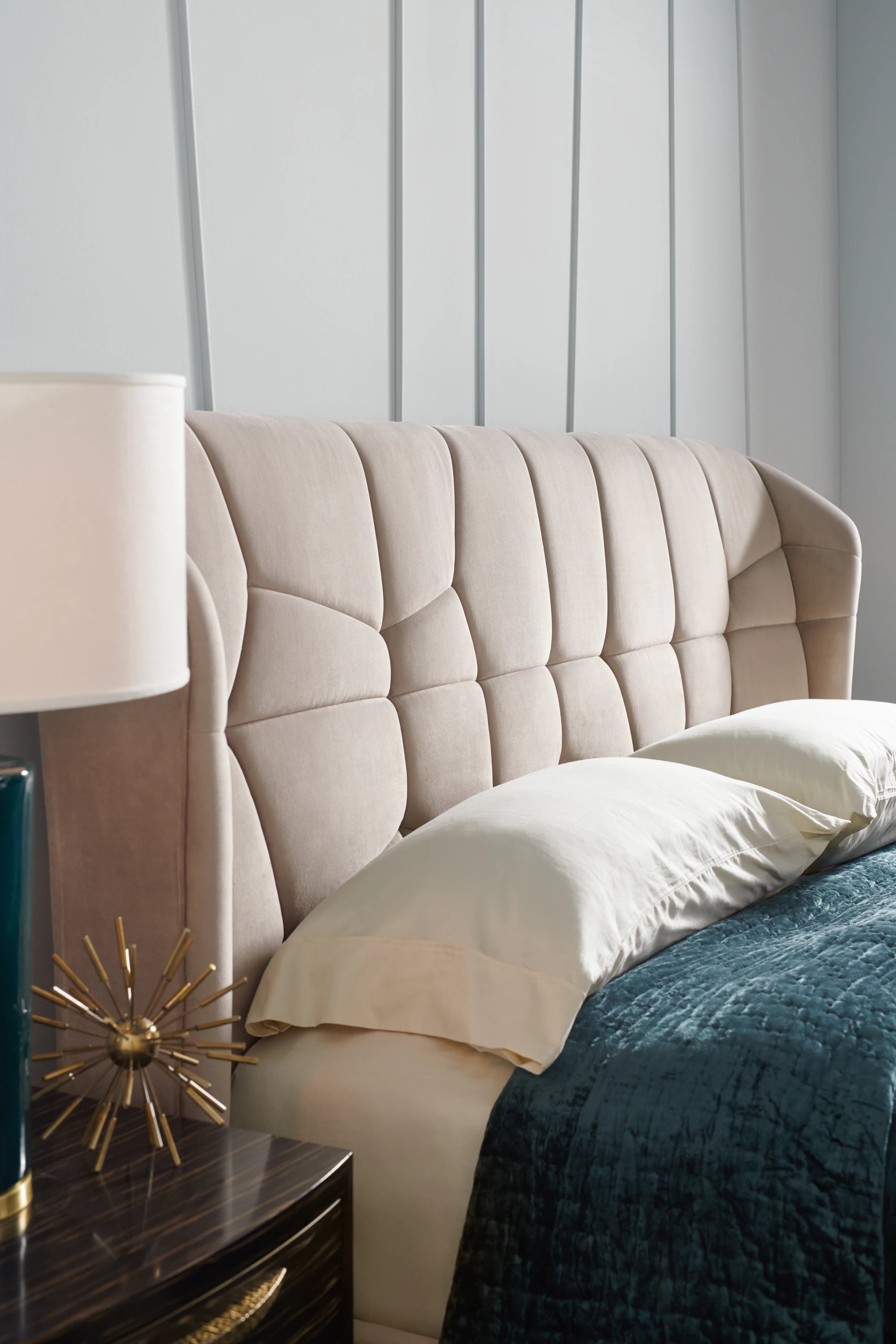 Vector Uph Bed - Queen - detail 1