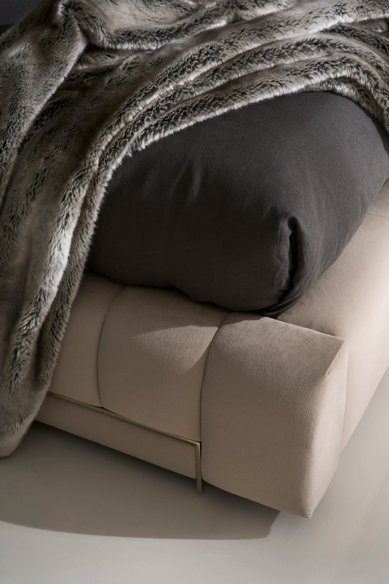 Well Balanced Qn Bed Ecru