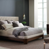 Moderne Bed Qn in room - angle 1