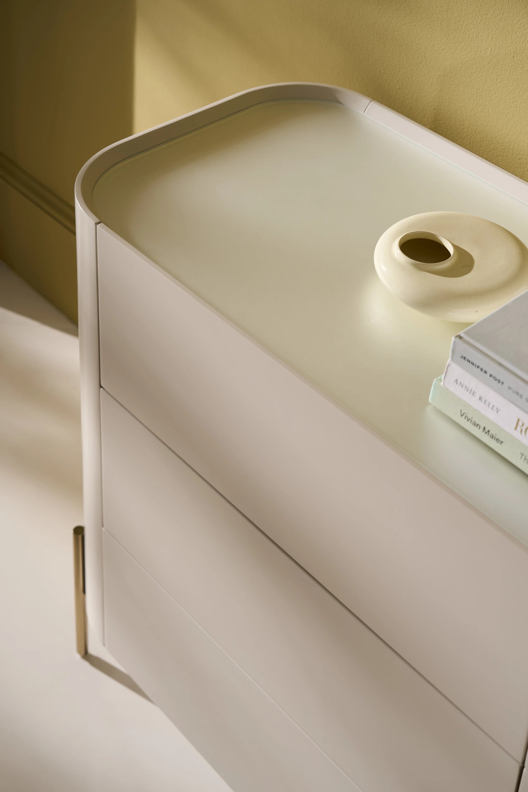 Atom 60" Dresser - Latte - detail 4.0