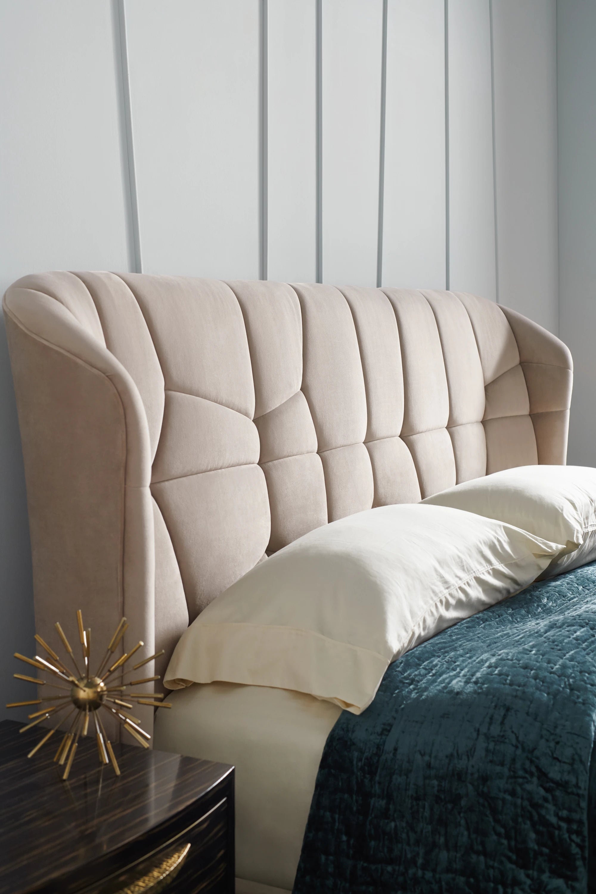 Vector Uph Bed - Queen - detail 2