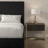 Meet U In The Middle - King in room - angle 3.0