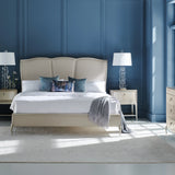 Un-Deux-Trois - King in room - angle 1