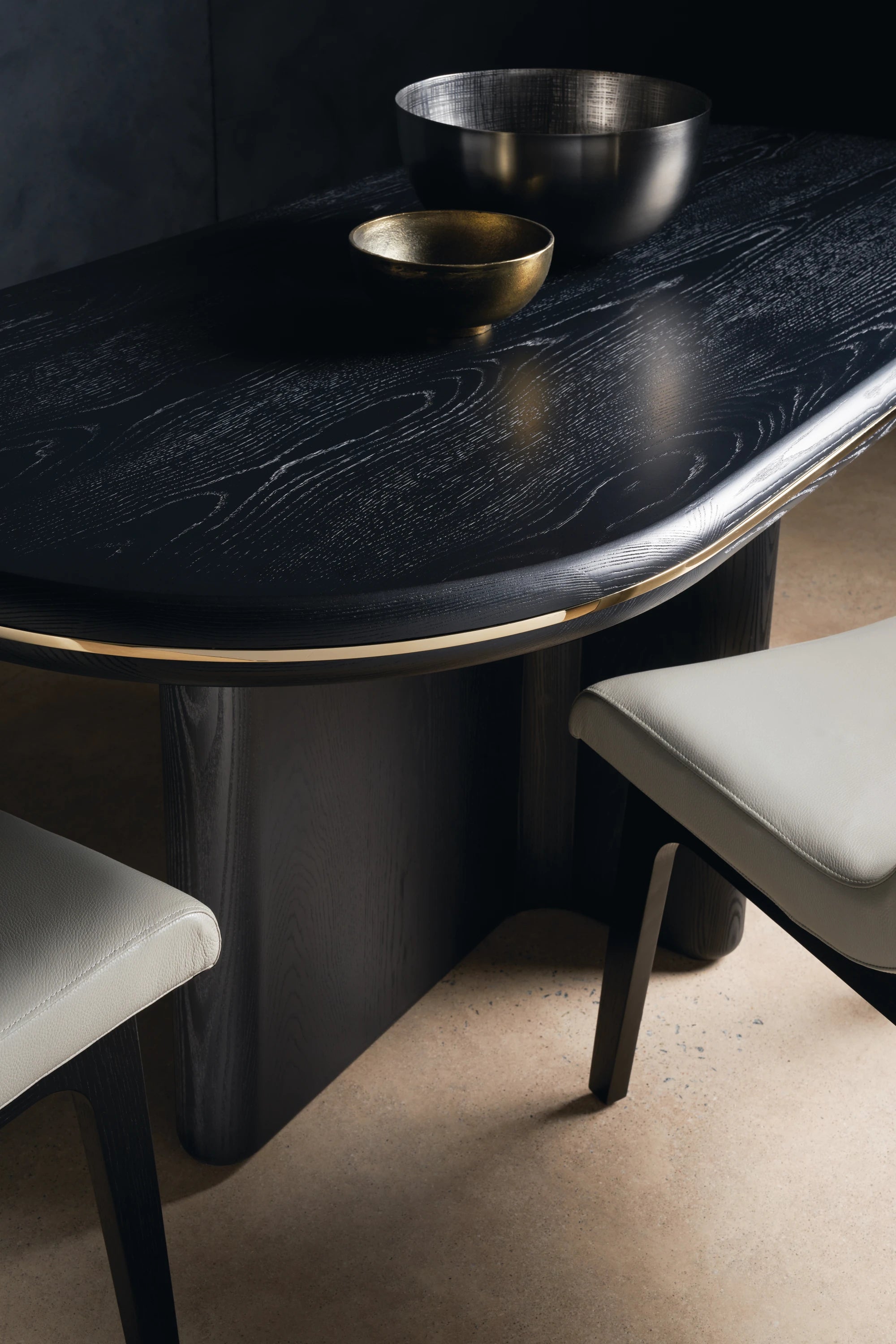 Monty Dining Table - detail 2.0