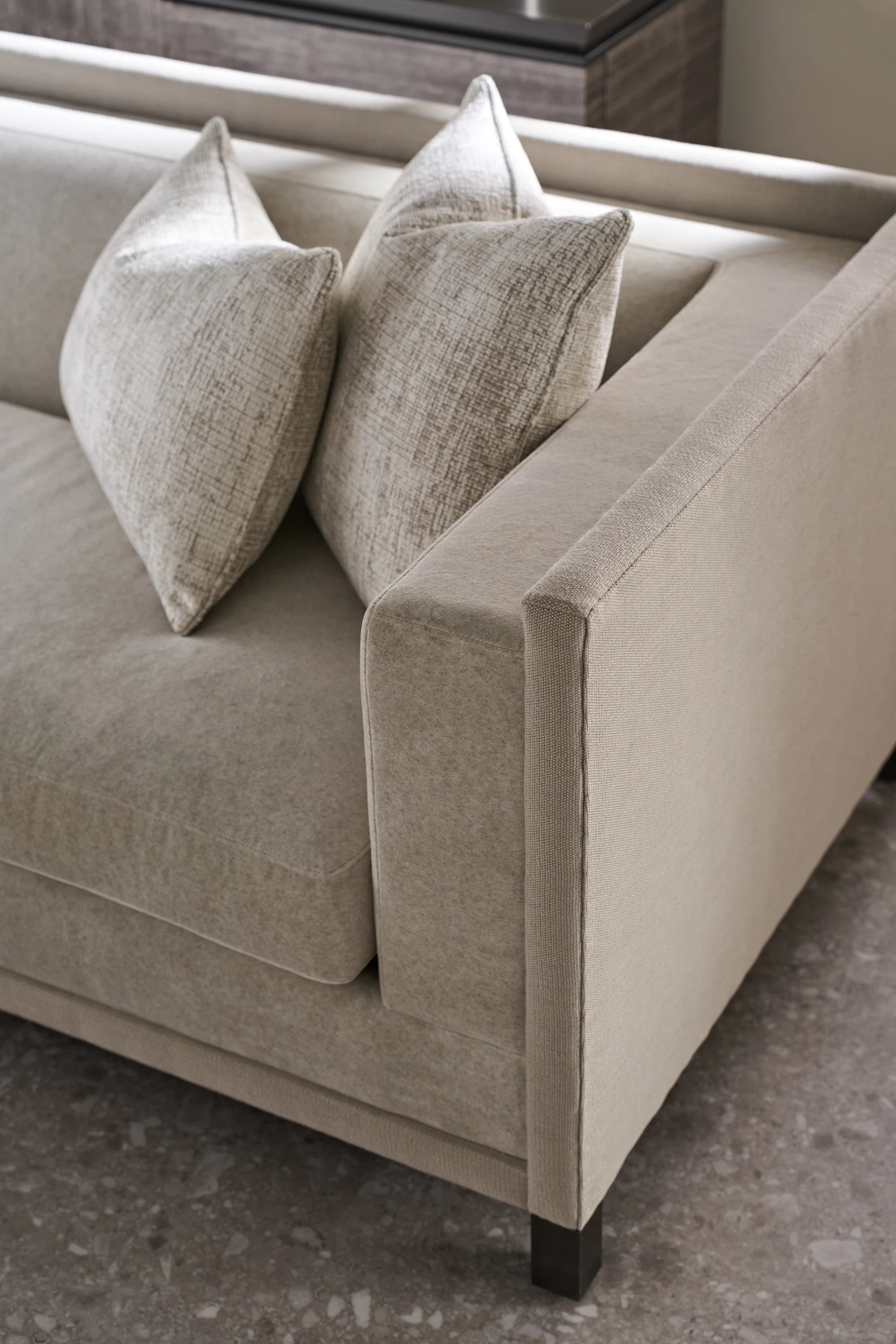 Tuxedo Raf Sofa - detail 2.0